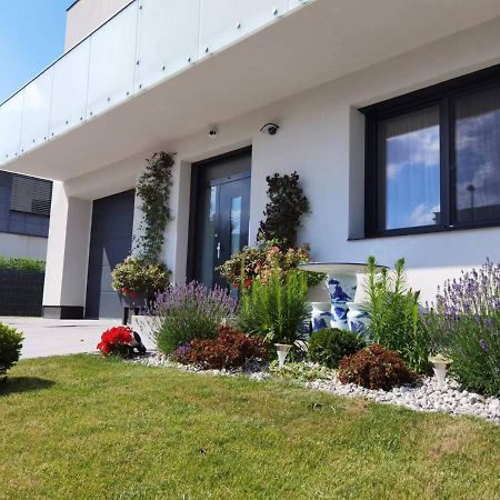 Yipin Villa Prague Exterior photo