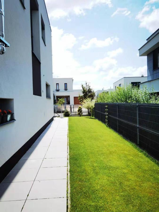 Yipin Villa Prague Exterior photo